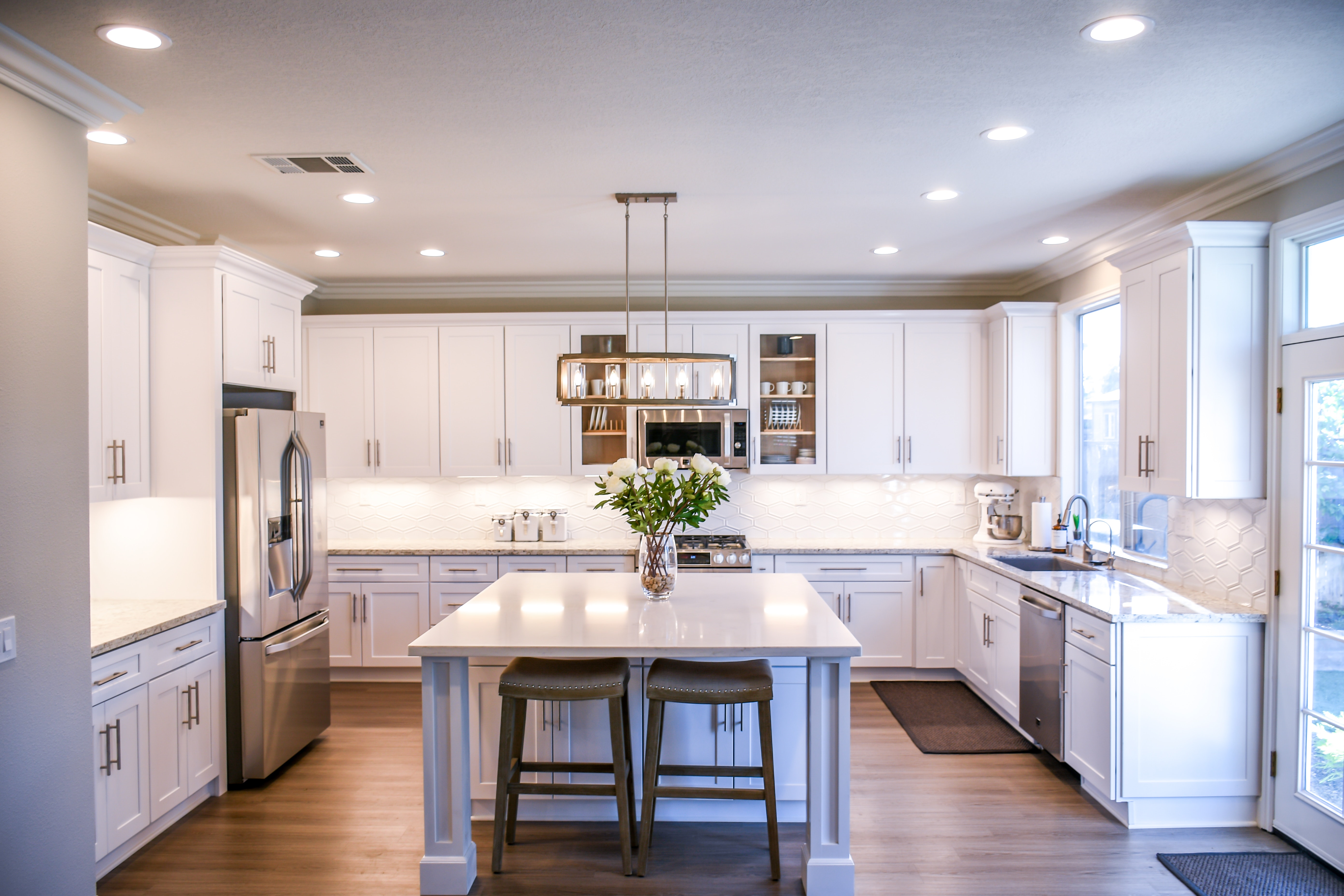 points should you consider when choosing kitchen cabinet materials for your kitchen renovation